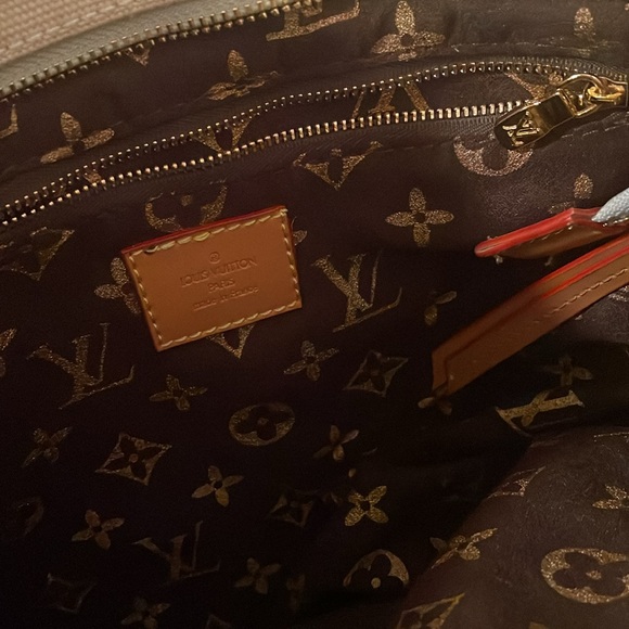 Louis Vuitton Globe Shopper Cabas PM Tote Bag
NWT - Picture 12 of 15